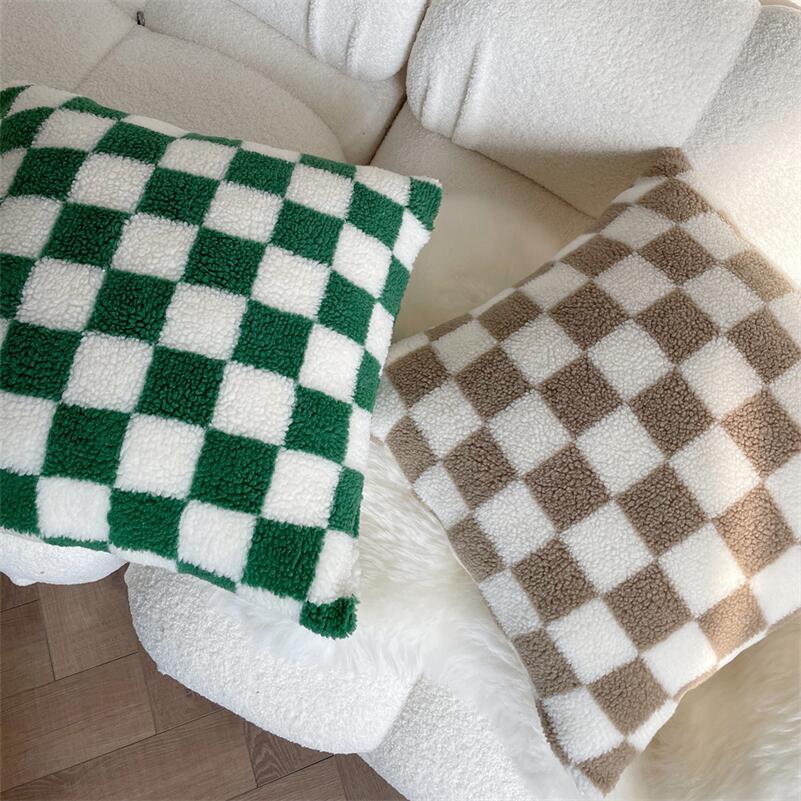 Plush Fleece Checkered Pillowcase