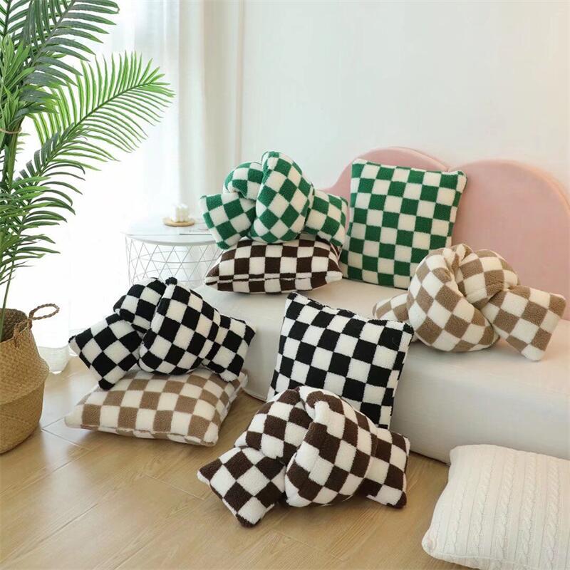 Plush Fleece Checkered Pillowcase