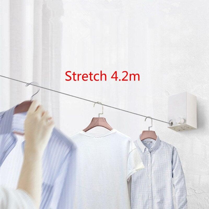 Portable retractable clothesline