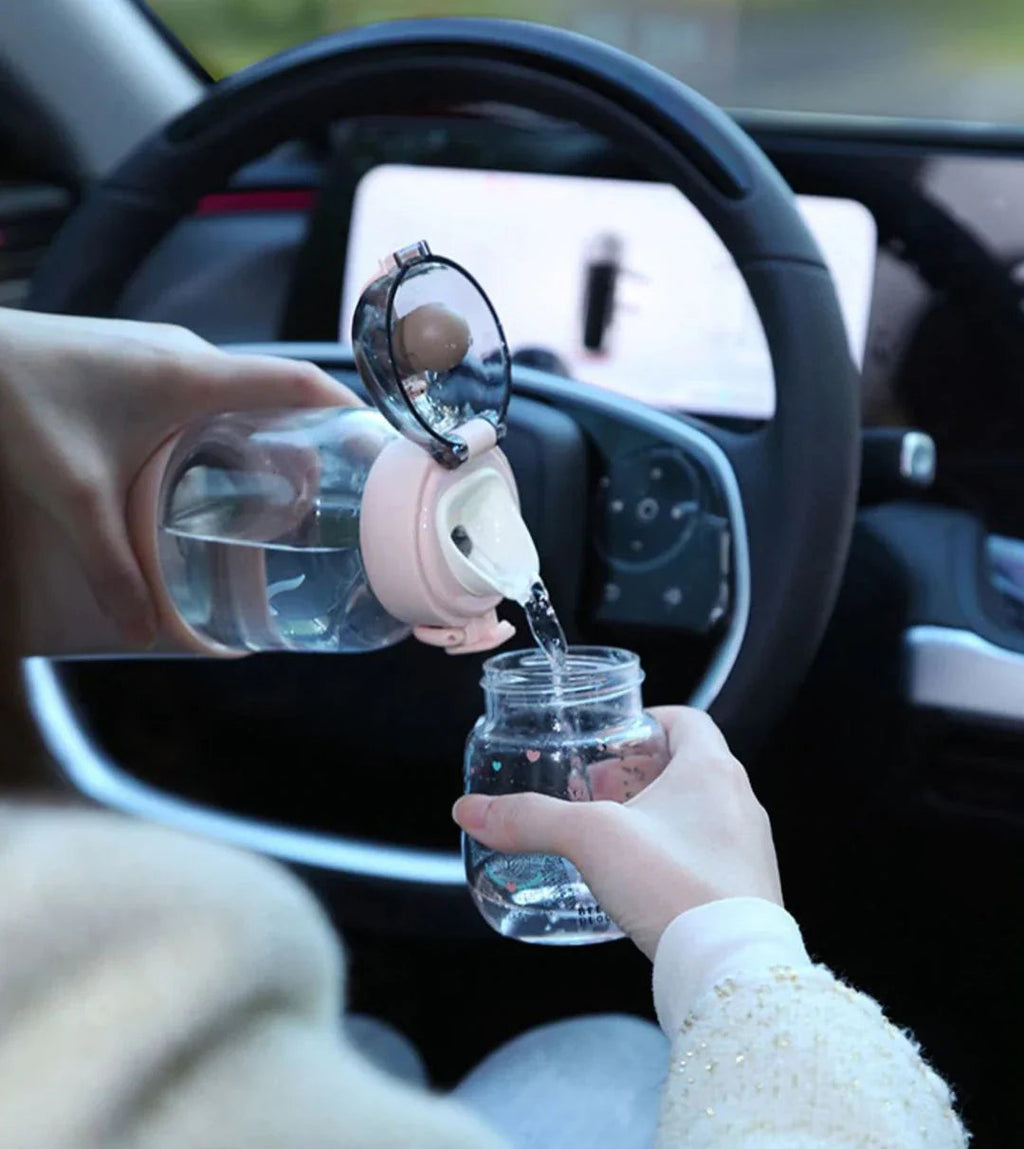 Portable bottle warmer with temperature display – Compact solution for on the go
