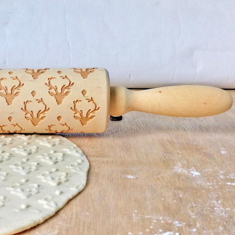 Hand-engraved rolling pin for perfect baked goods