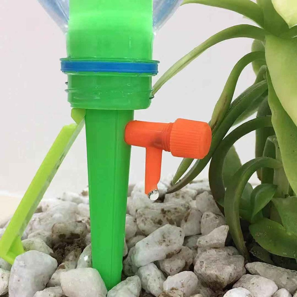 Automatic watering spike for plants – With bottle adapter