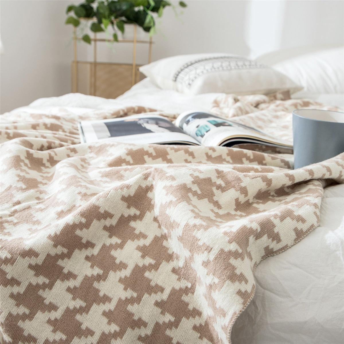 PlaidLuxe Houndstooth Throw Blanket | Checked Design | Soft & Cozy | Various Sizes