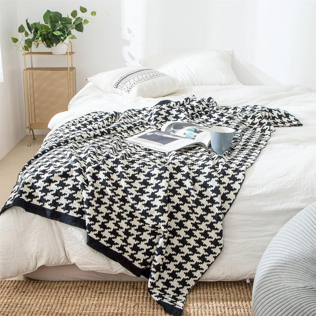 PlaidLuxe Houndstooth Throw Blanket | Checked Design | Soft & Cozy | Various Sizes