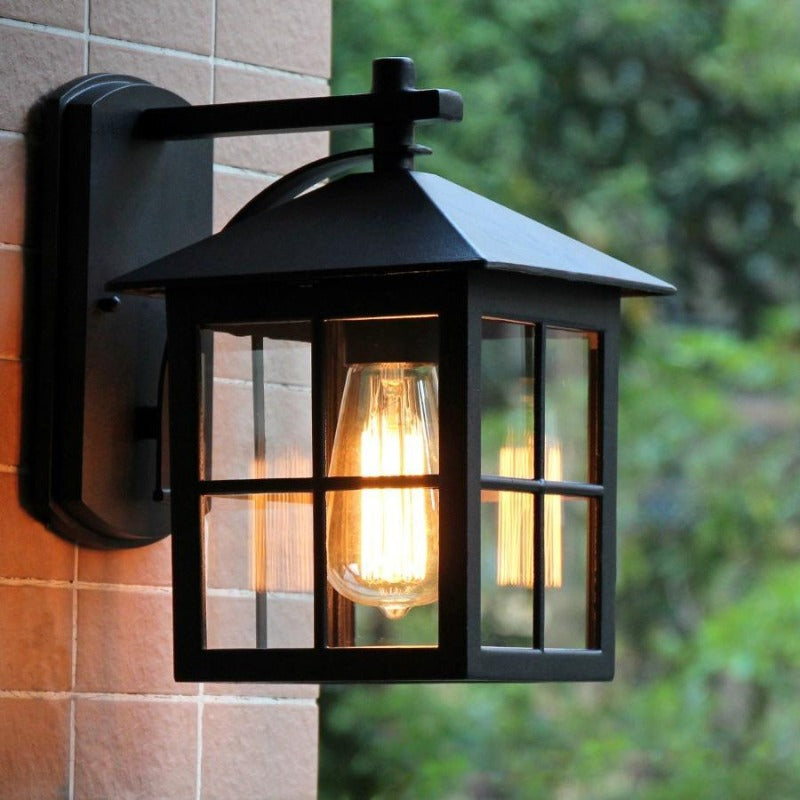 Classic Outdoor Wall Lamp