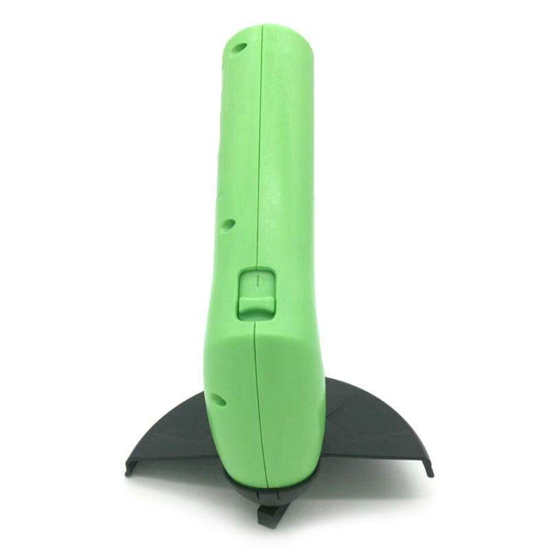 Lightweight Hand Lawn Mower Mowing