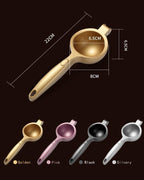 Minimalist Lemon Squeezer