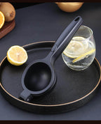Minimalist Lemon Squeezer