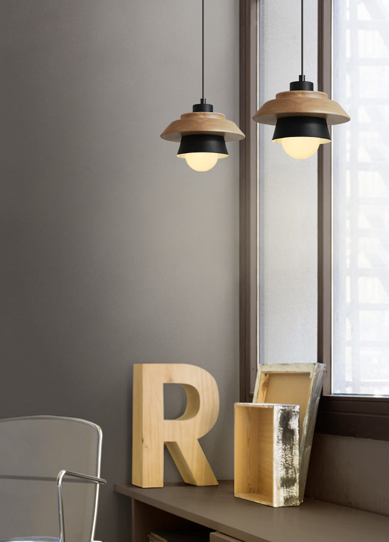 Pendant lights made of Nordic wood