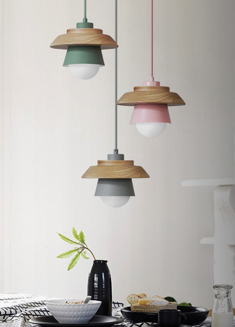 Pendant lights made of Nordic wood