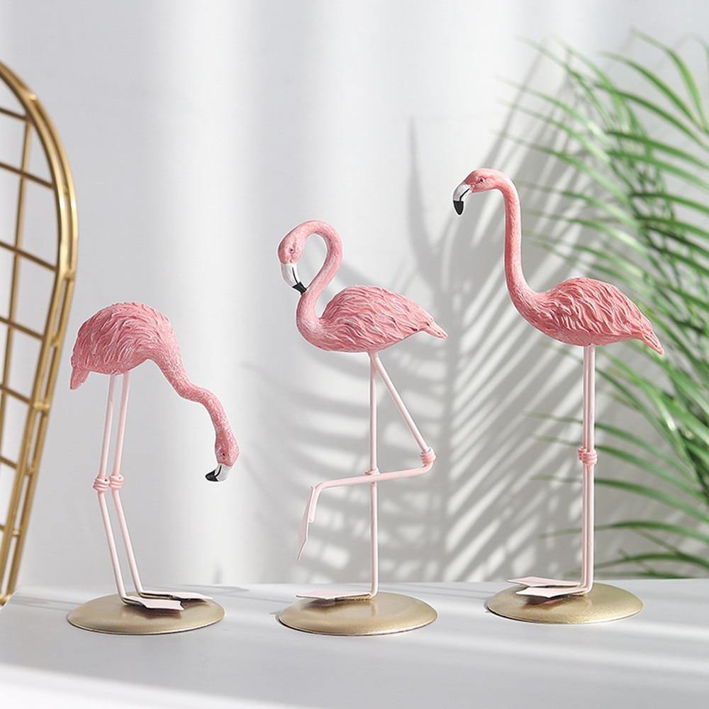 FlamingoGrace Elegant Flamingo Harbor Statue