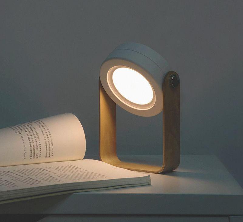 CompactGlow Lantern – Portable and Collapsible Lighting