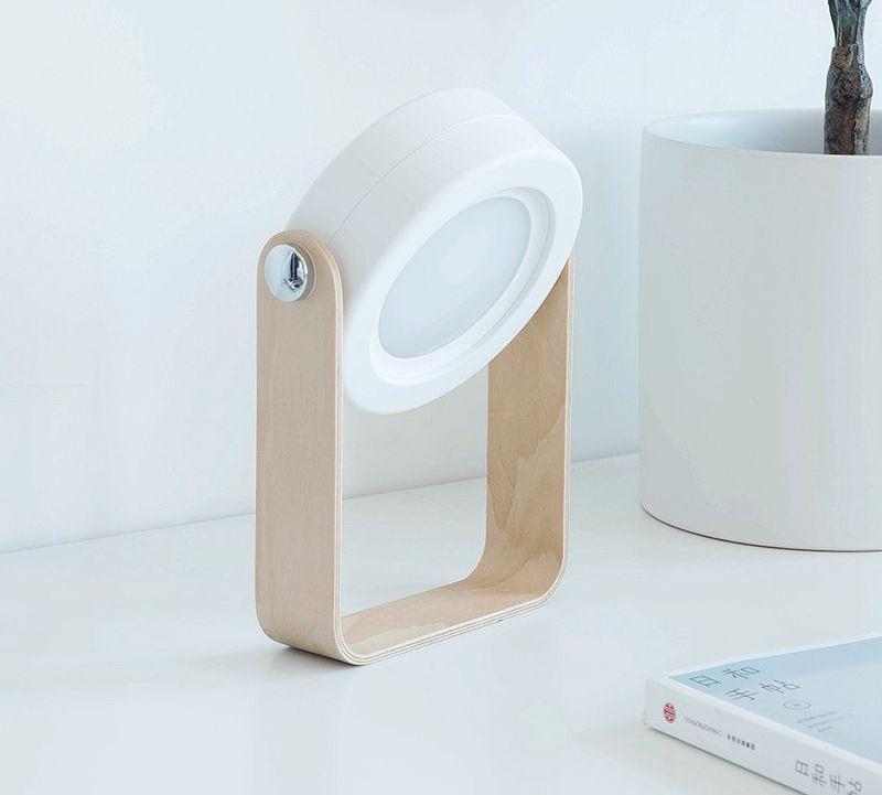 CompactGlow Lantern – Portable and Collapsible Lighting