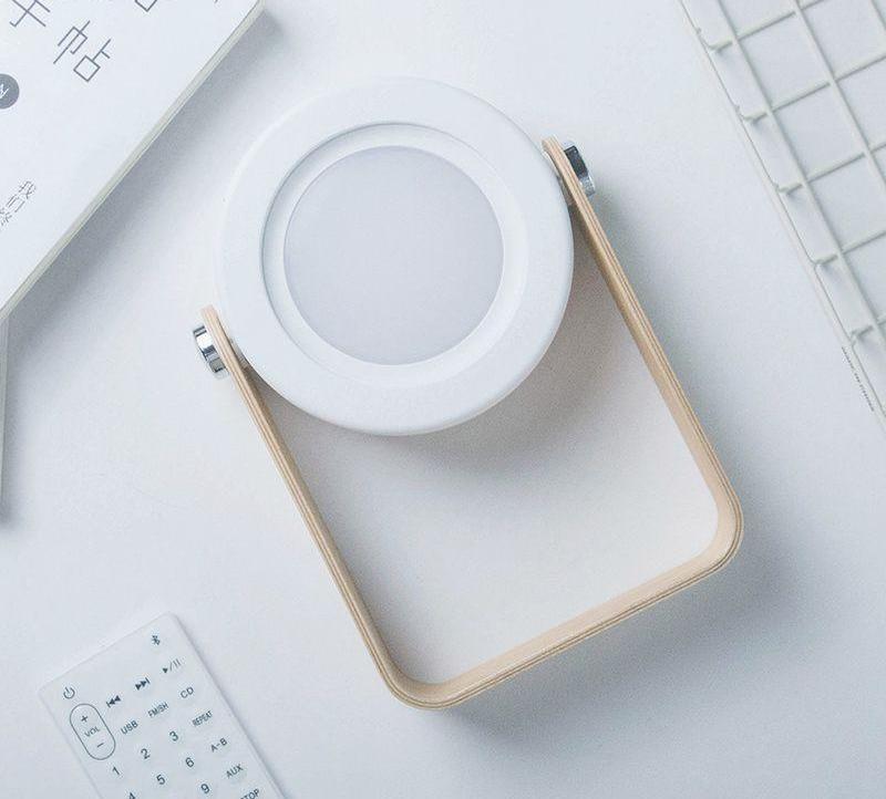 CompactGlow Lantern – Portable and Collapsible Lighting