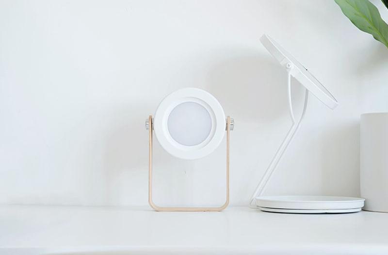 CompactGlow Lantern – Portable and Collapsible Lighting