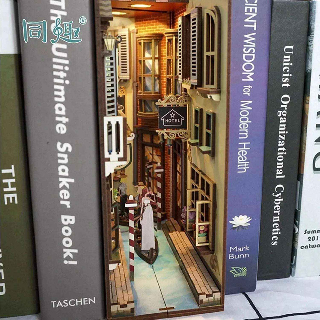 Travel in Venice DIY Book Nook Kit