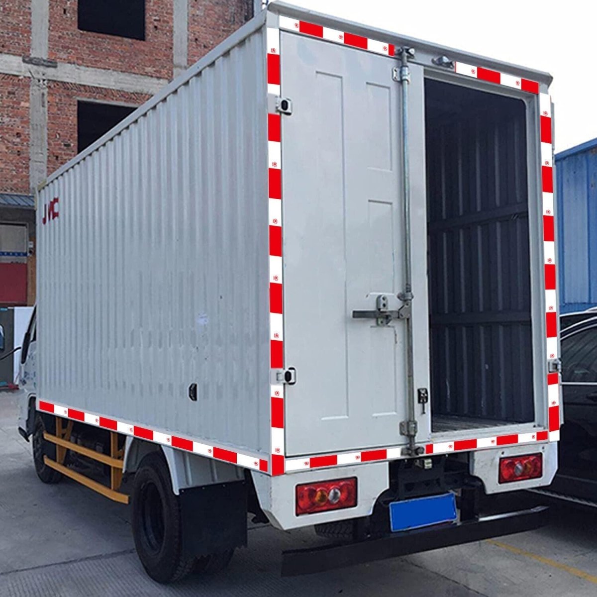 IllumiTape - Road safety - Optimal visibility - Innovative reflectivity
