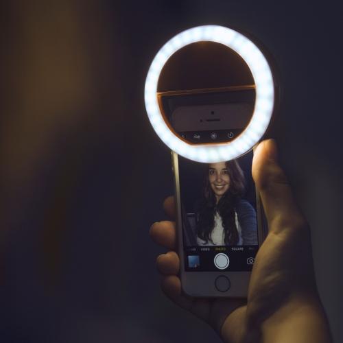 Selfie Ring with Built-in Charging – Perfect Shots