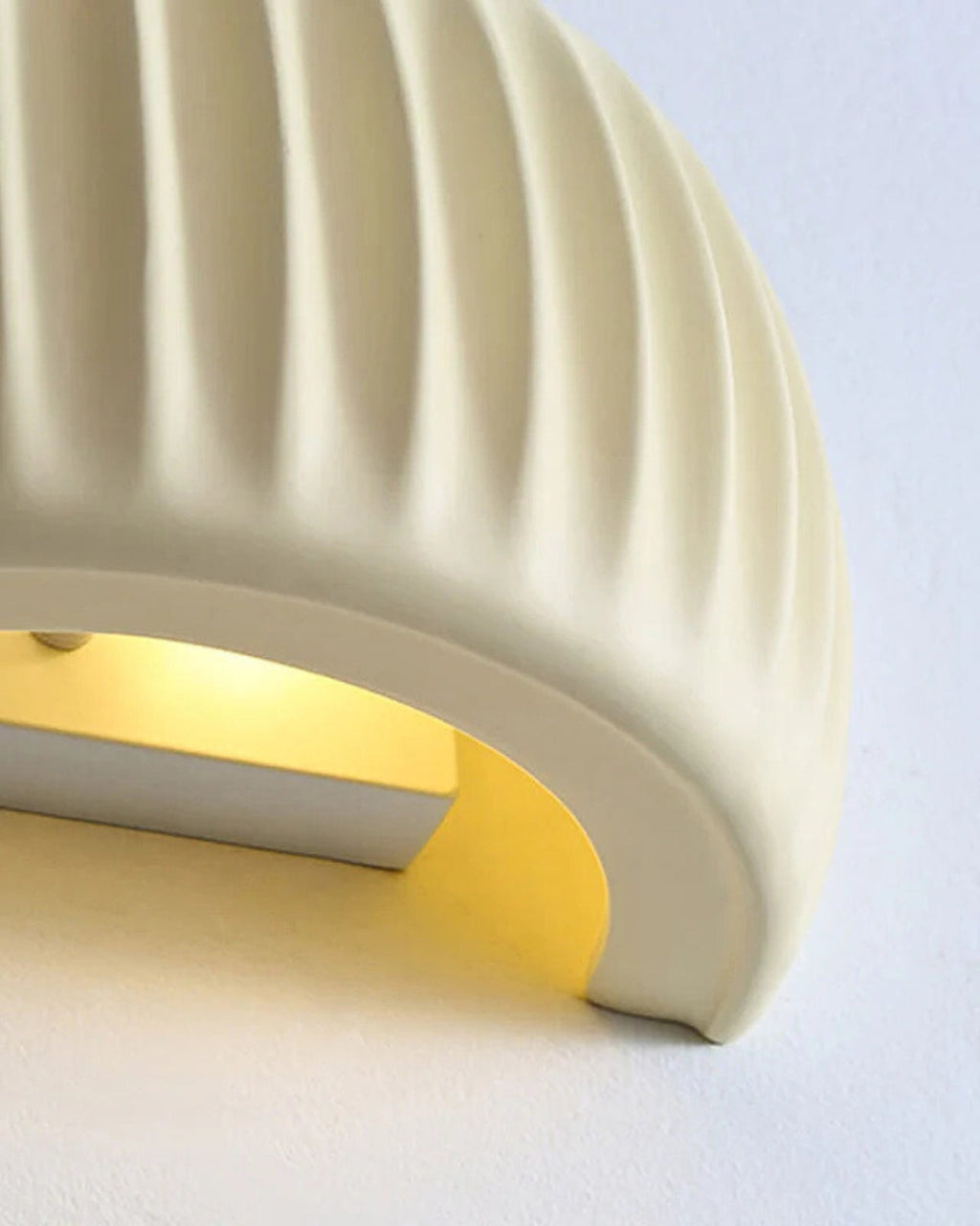 Designer Wall Lamp with Wavy Accent
