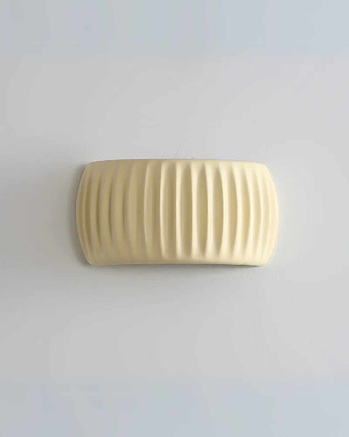 Designer Wall Lamp with Wavy Accent