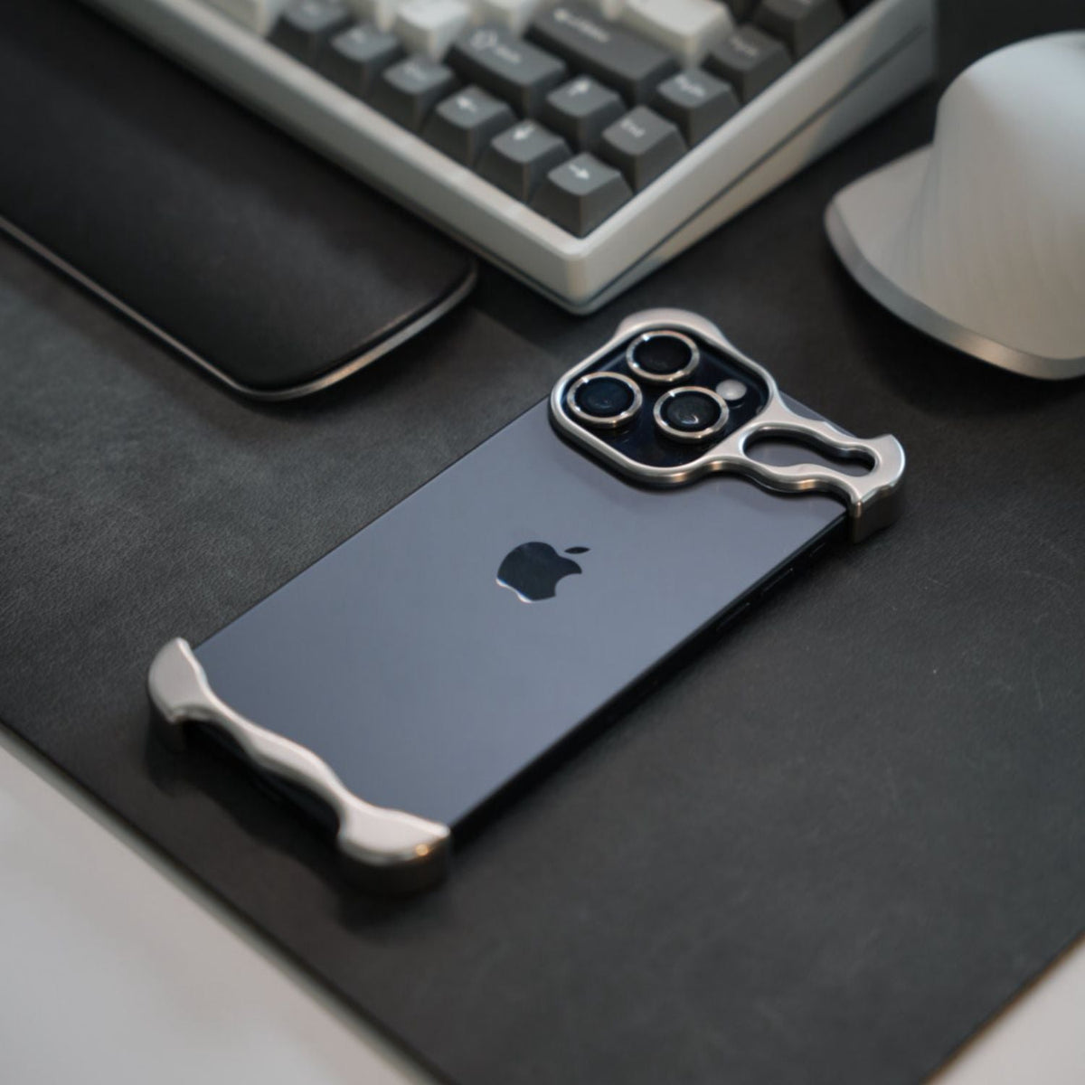Mobile Phone Case with Slim Minimalist Design