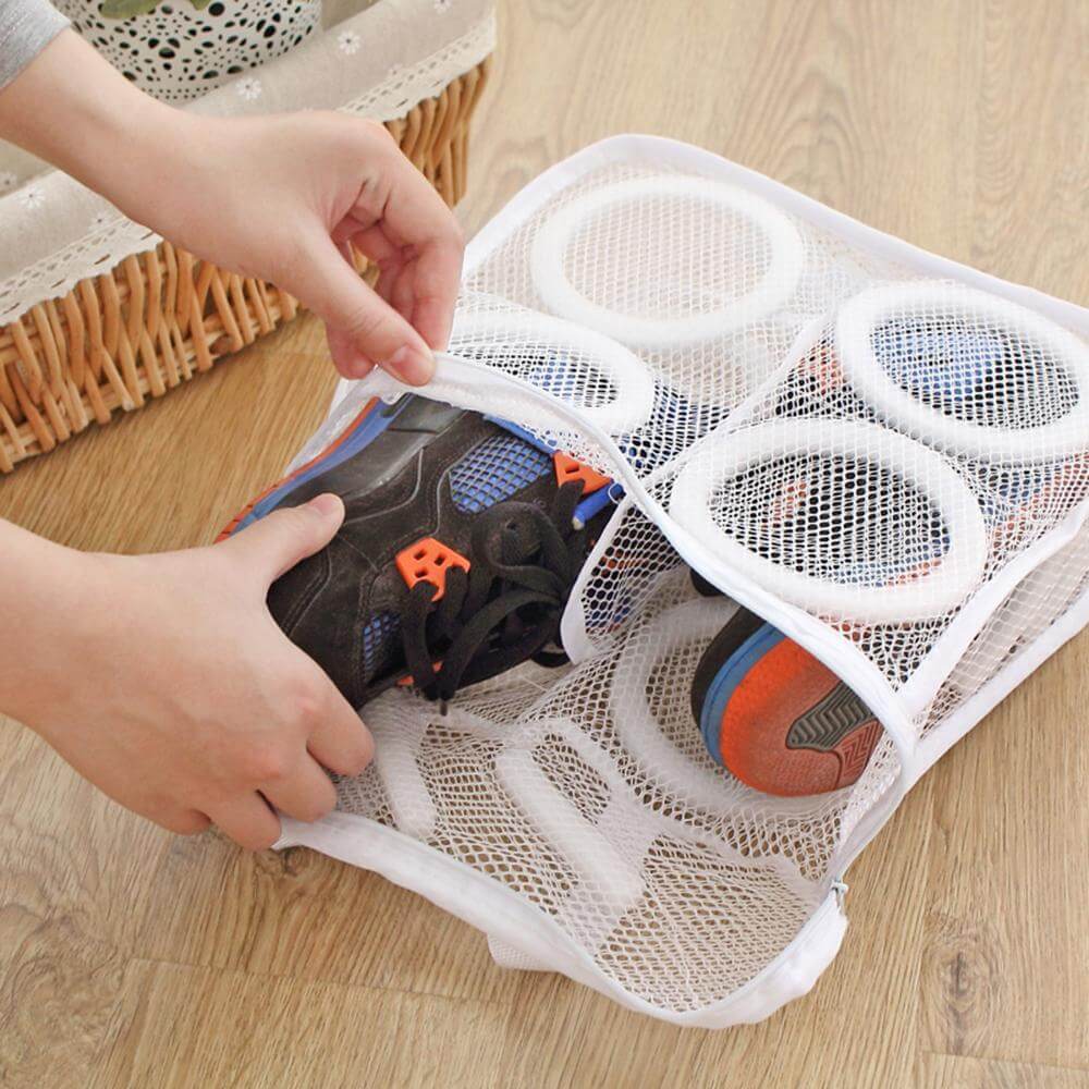 SneakClean - Protect your shoes - Safe washing - Impeccable results