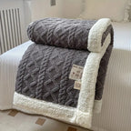 SHERPLY – Reversible Sherpa Fleece Blanket for Year-Round Comfort