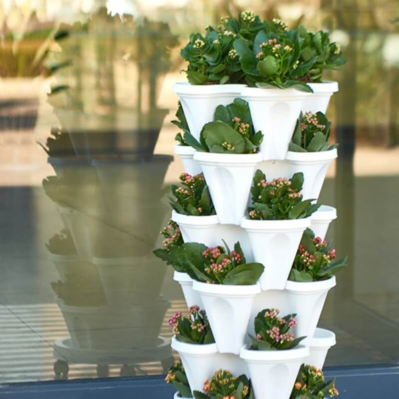 Space-saving Stackable Plant Pots - StrawberryStack