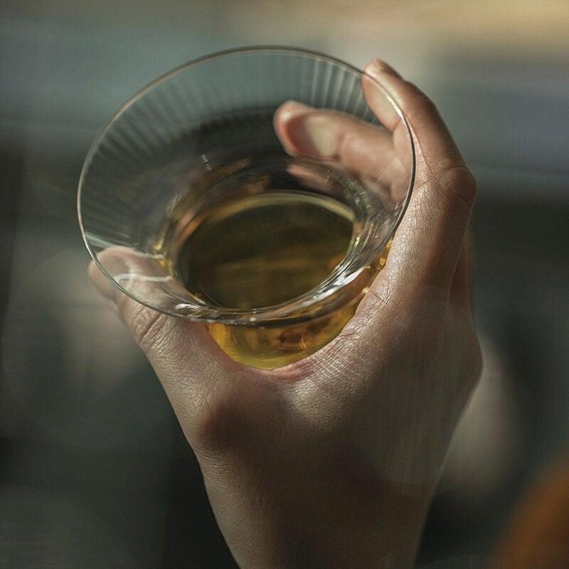Rotating Mirror Glass - Rotating Whiskey Drinking Glass