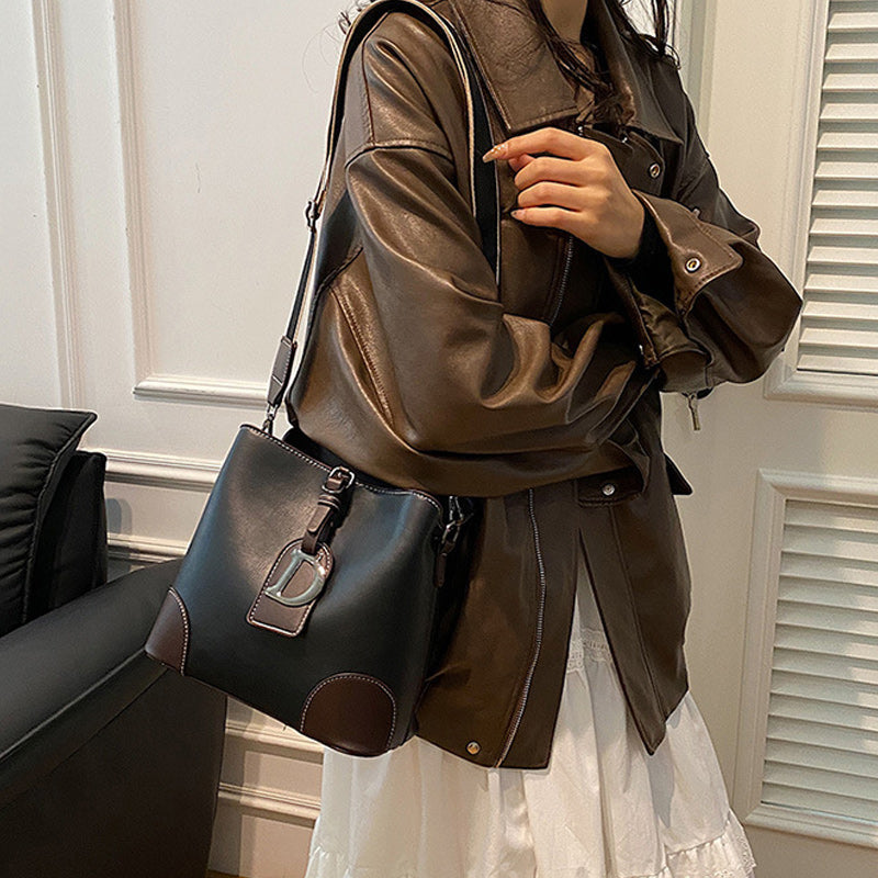 EleganceCross - Luxury and Practical Shoulder Bag for Every Day