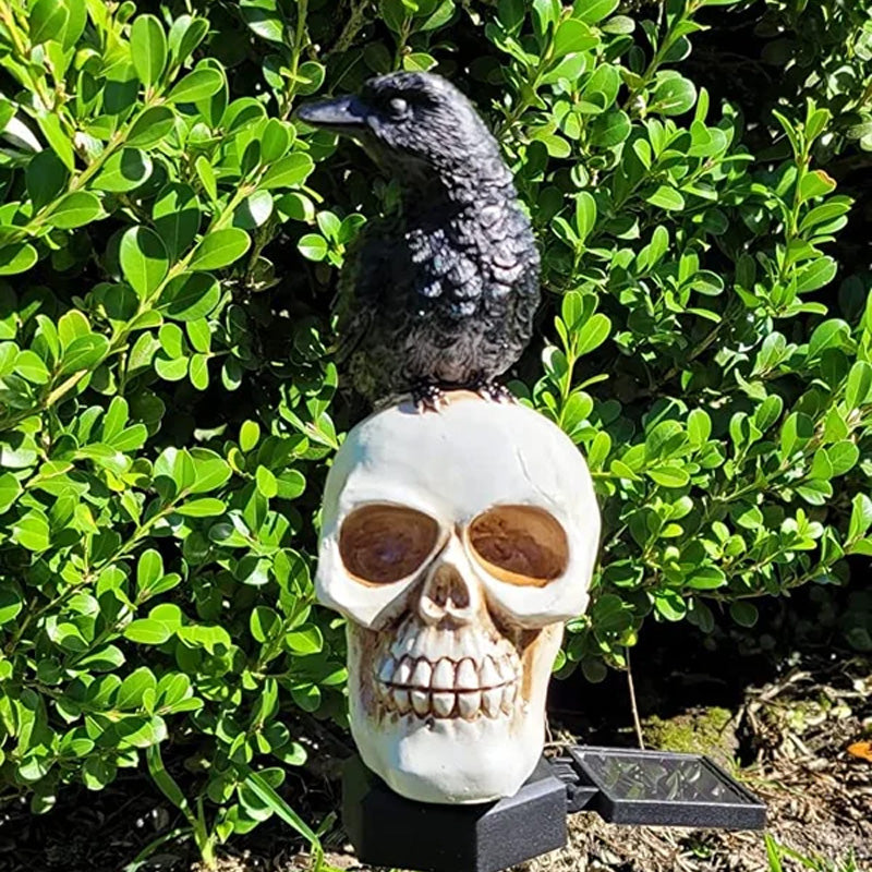 Crow skull solar lamp for the garden