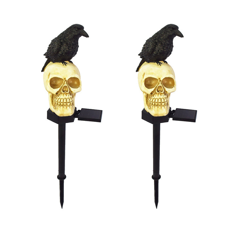 Crow skull solar lamp for the garden