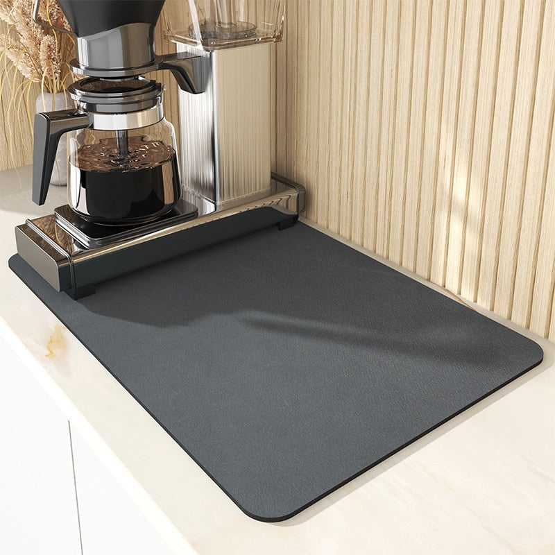 Superabsorbent drainage mat for the kitchen