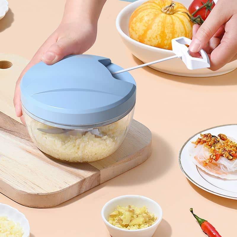Handheld vegetable cutter for household use
