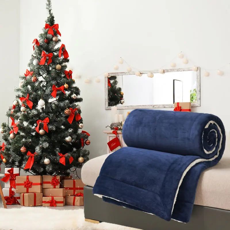 HugLuxe Reversible Blanket – Velvet & Lambswool for All Seasons