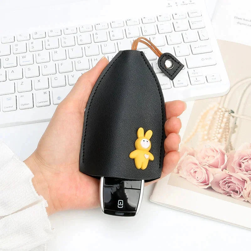 Creative retractable, cute car keychain case with large capacity
