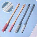Cleaning brush for toe split