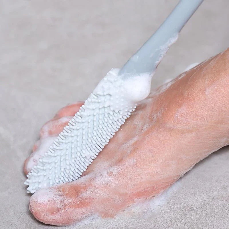 Cleaning brush for toe split