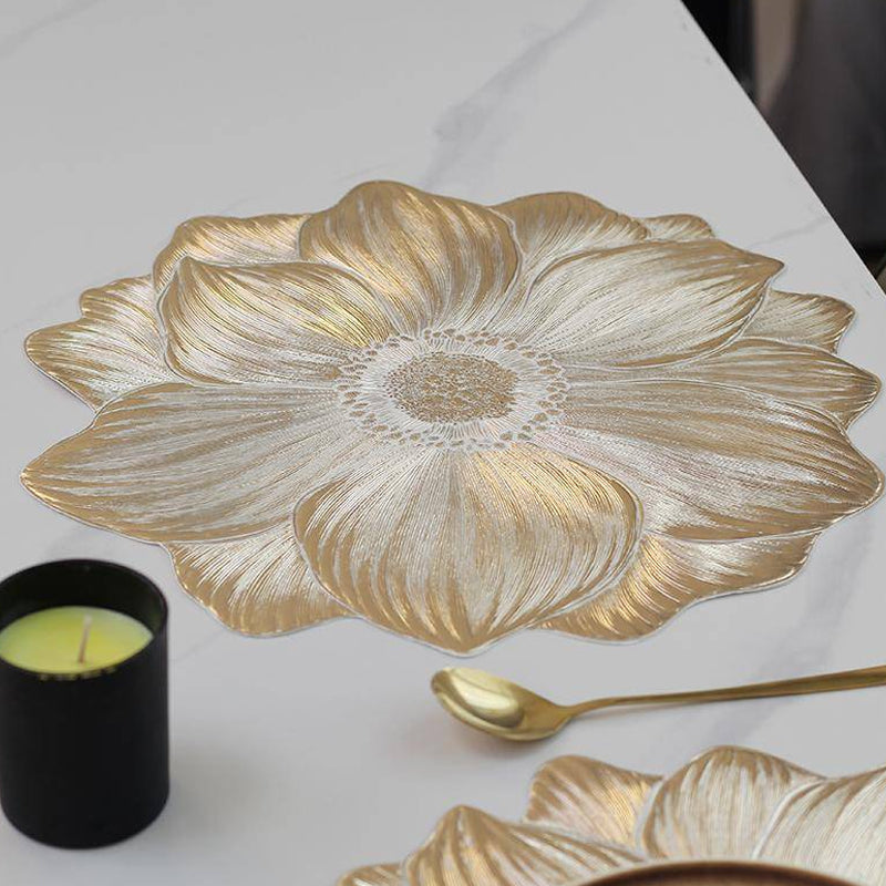 Lotus Shaped Heat Resistant and Washable Table MatSale at Reduced Price