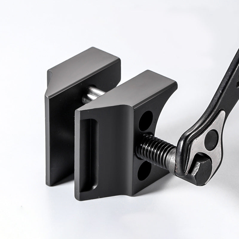 Tool set for separation and expansion of the car's strut assembly