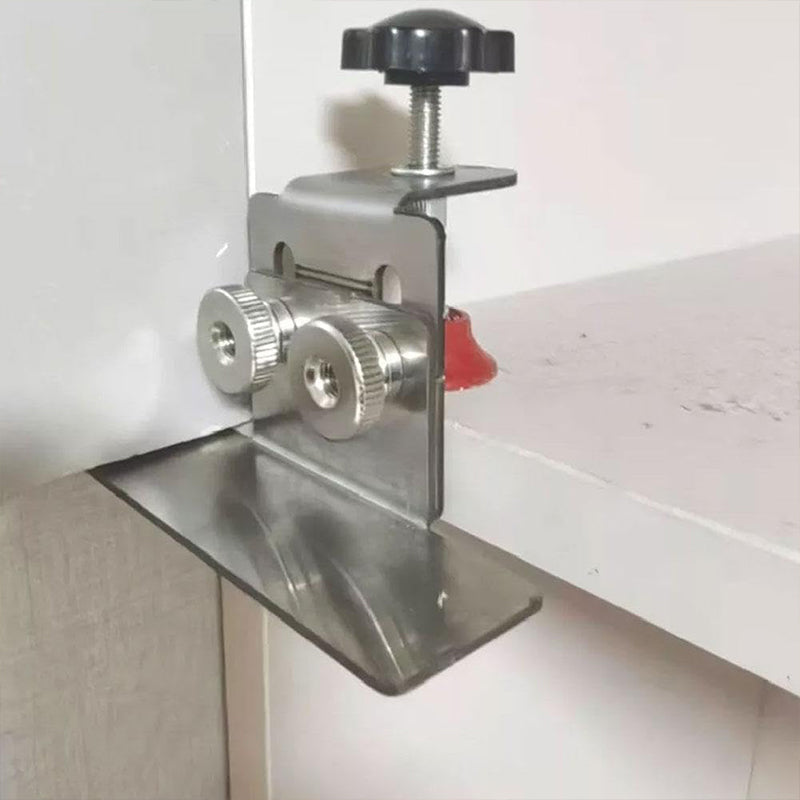 Quick installation tool for cabinet doors