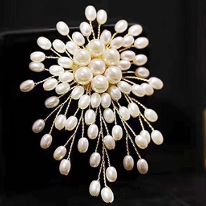 BUY 1 GET 1 FREELadies' high-end exquisite handmade pearl brooch