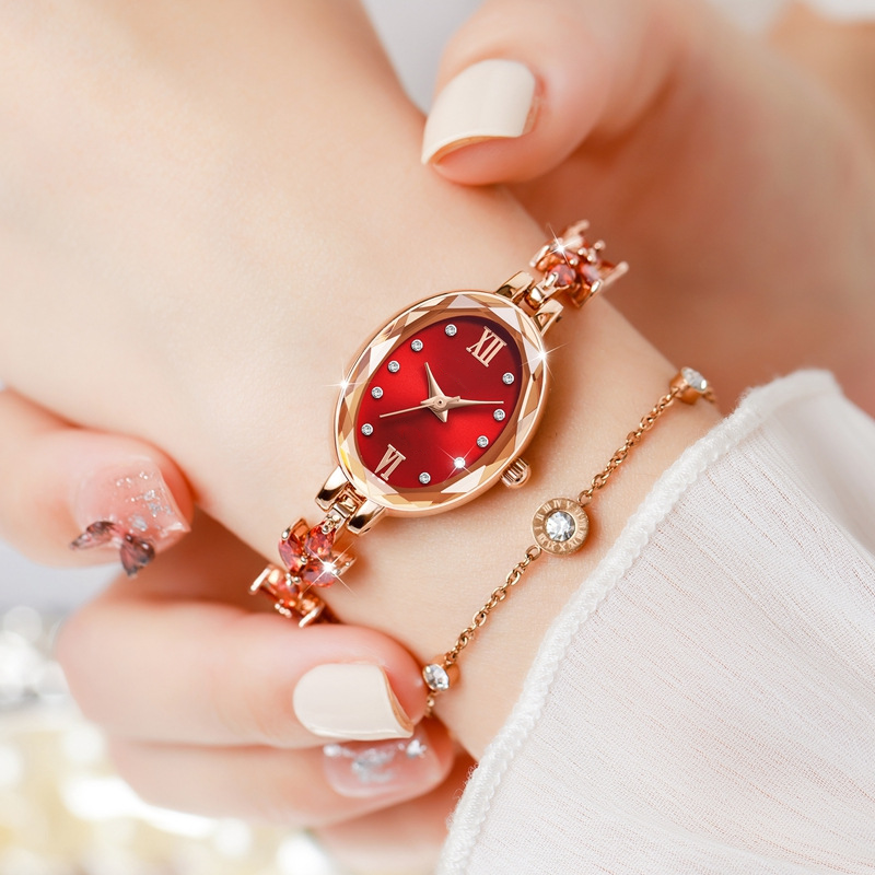 Elegant, water-repellent quartz watch for women