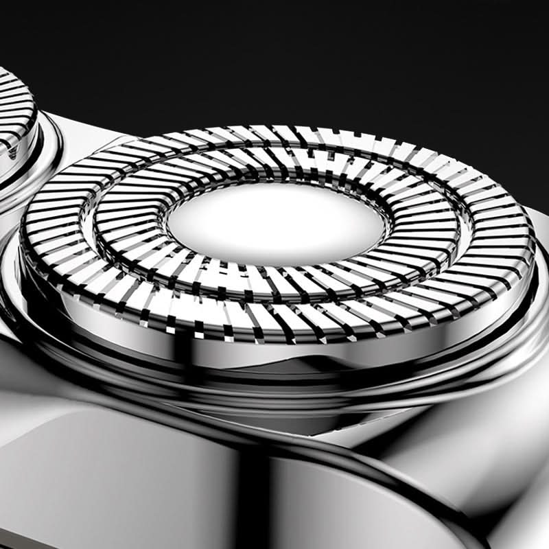 Magnetic rechargeable razor for an ultra-smooth shave