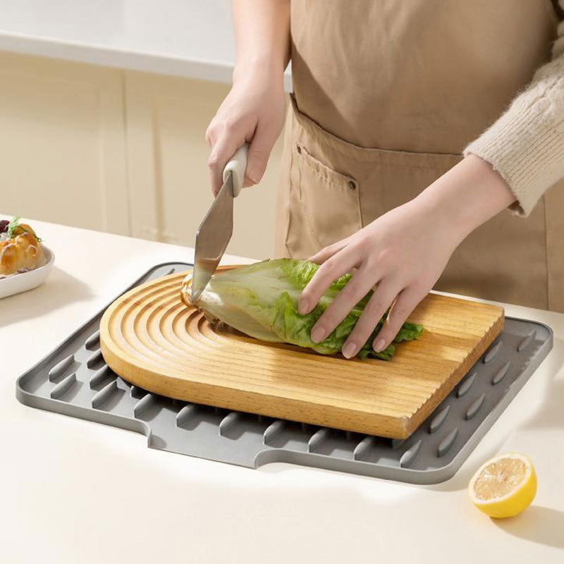Multifunctional and foldable silicone drainage mat