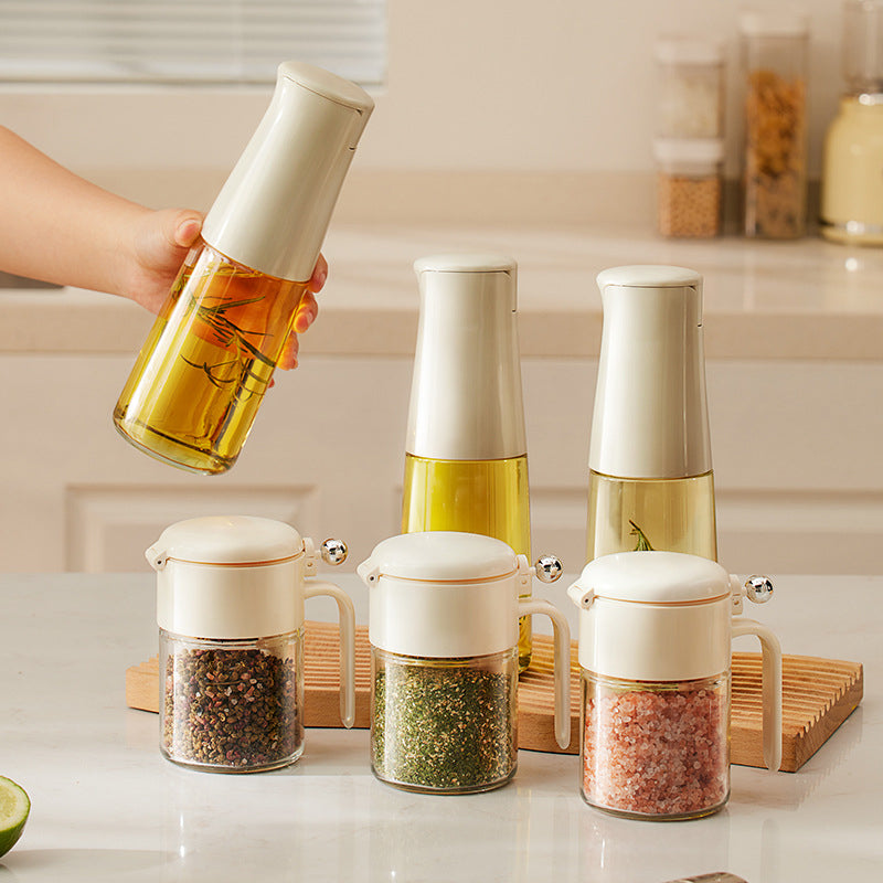 Moisture-resistant and practical spice jar with spoon