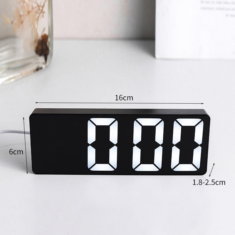 Modern, digital, mechanical vintage watch with internal gear drive