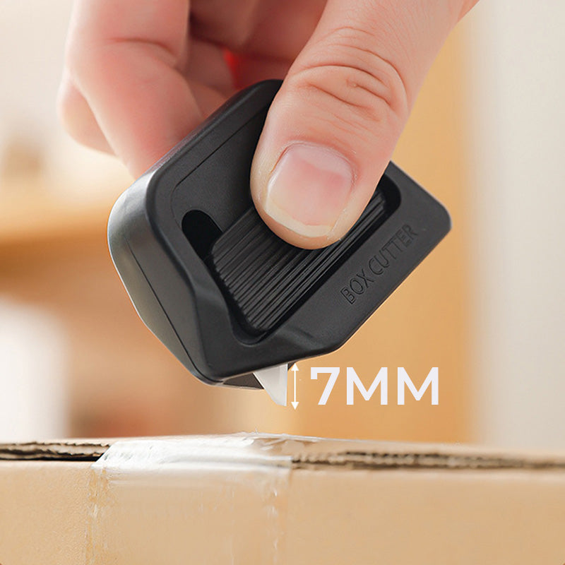 Retractable safety box cutter