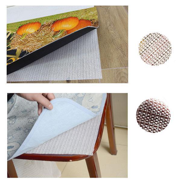 Invisible grip in netting for bedspread