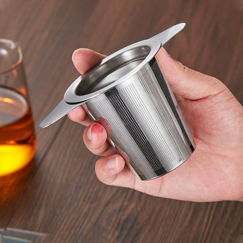 Stainless steel tea filter with double handles and lid